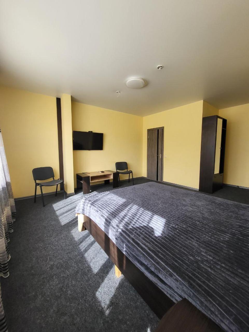 Амстердам Hotel Khmel'nyts'kyy Ngoại thất bức ảnh